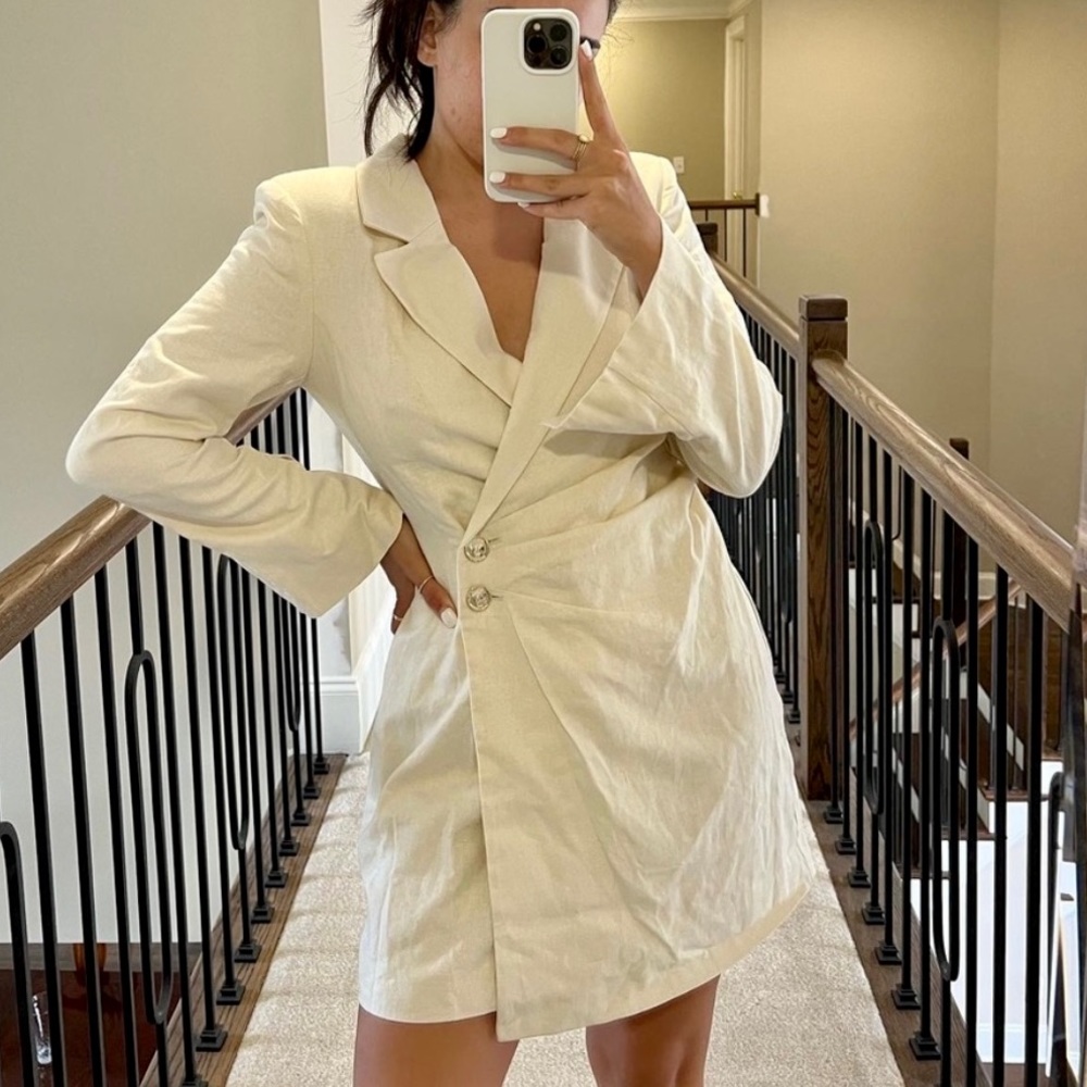 Zara NWOT linen blend cream ivory blazer dress with gold buttons - Picture 2 of 7